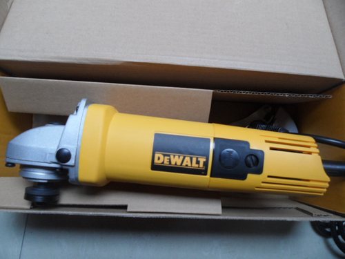 促销得伟角磨机 DW803 角向磨光机 100mm  800W电动工具 全国联保