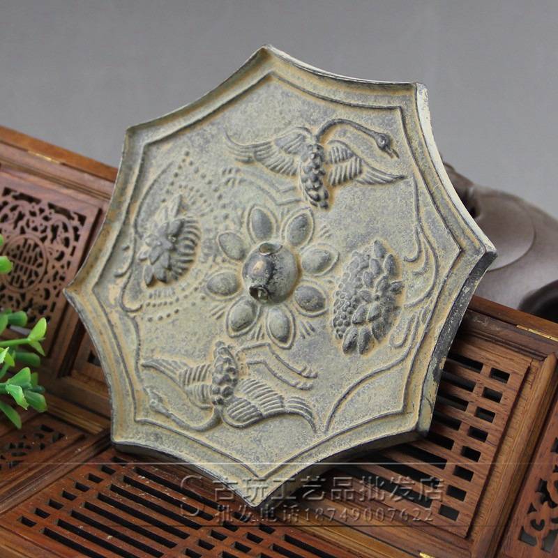 铜器摆件厂家现货做旧古玩装饰品复古青铜做旧花边形铜镜