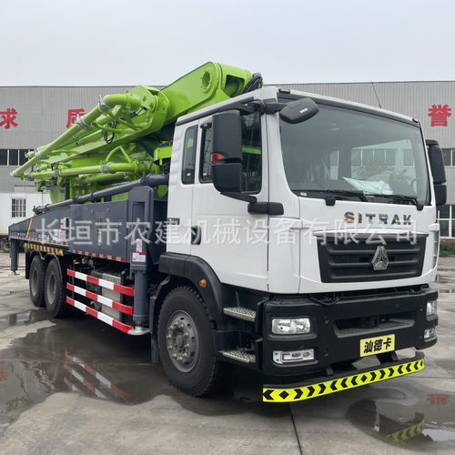 42米国六重汽汕德卡混凝土泵车