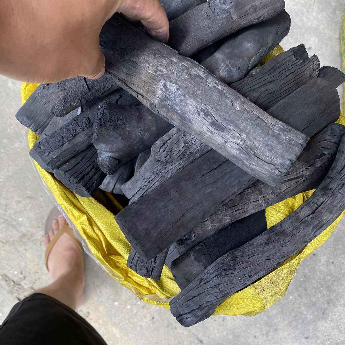 50斤100荔枝木炭烧烤碳钢碳白炭高温耐烧炭烤火取暖纯木围炉煮茶