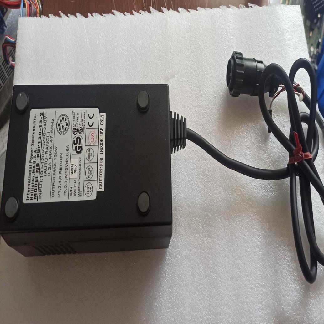 PUP130-13-S   电源适配器 实物图拍摄（憨憨电子）