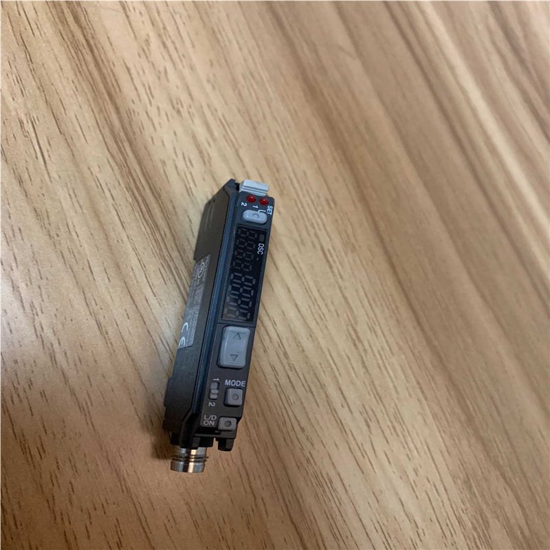 基恩士数显光纤放大器FS-33/CP库存(崽崽配件）