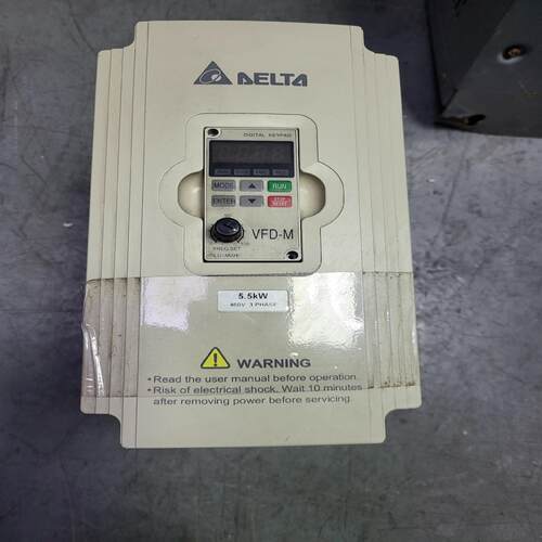 议~台达变频器5.5KW VFD055M43A 原装拆机，已上电