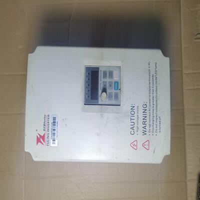 议~DZB300B002.2L4A  富凌变频器2.2KW 38