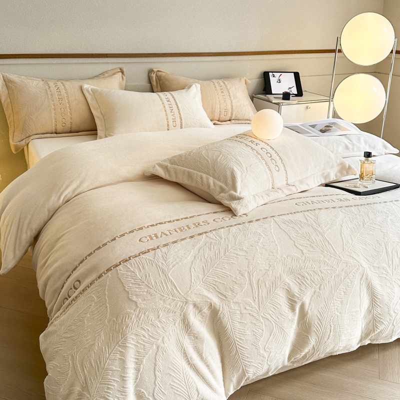 冬季新款简约加厚保暖床上用品牛奶绒四件套加绒被套床单四件套