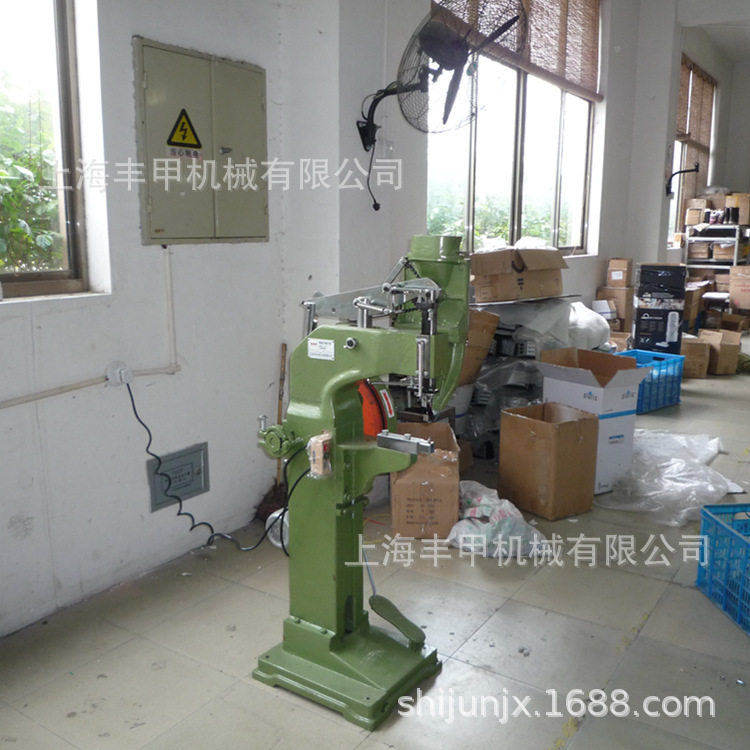 家具椅子四脚铆钉机大盘螺帽