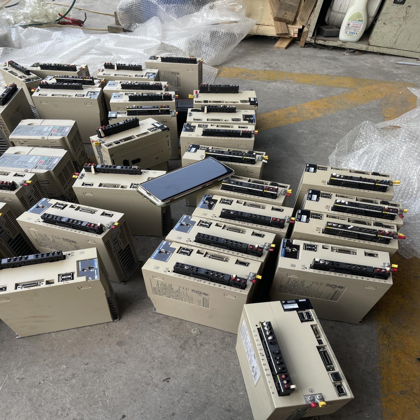 安川5代驱动器SGDV-120A11A002000外观漂亮1(崽崽配件）