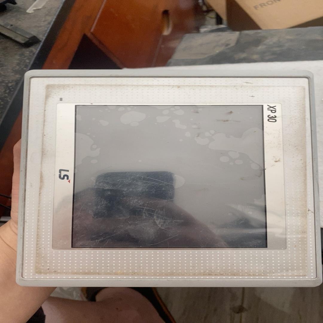 议~LS触摸屏，XP30-TTE/DC！成色如图！功能正常！