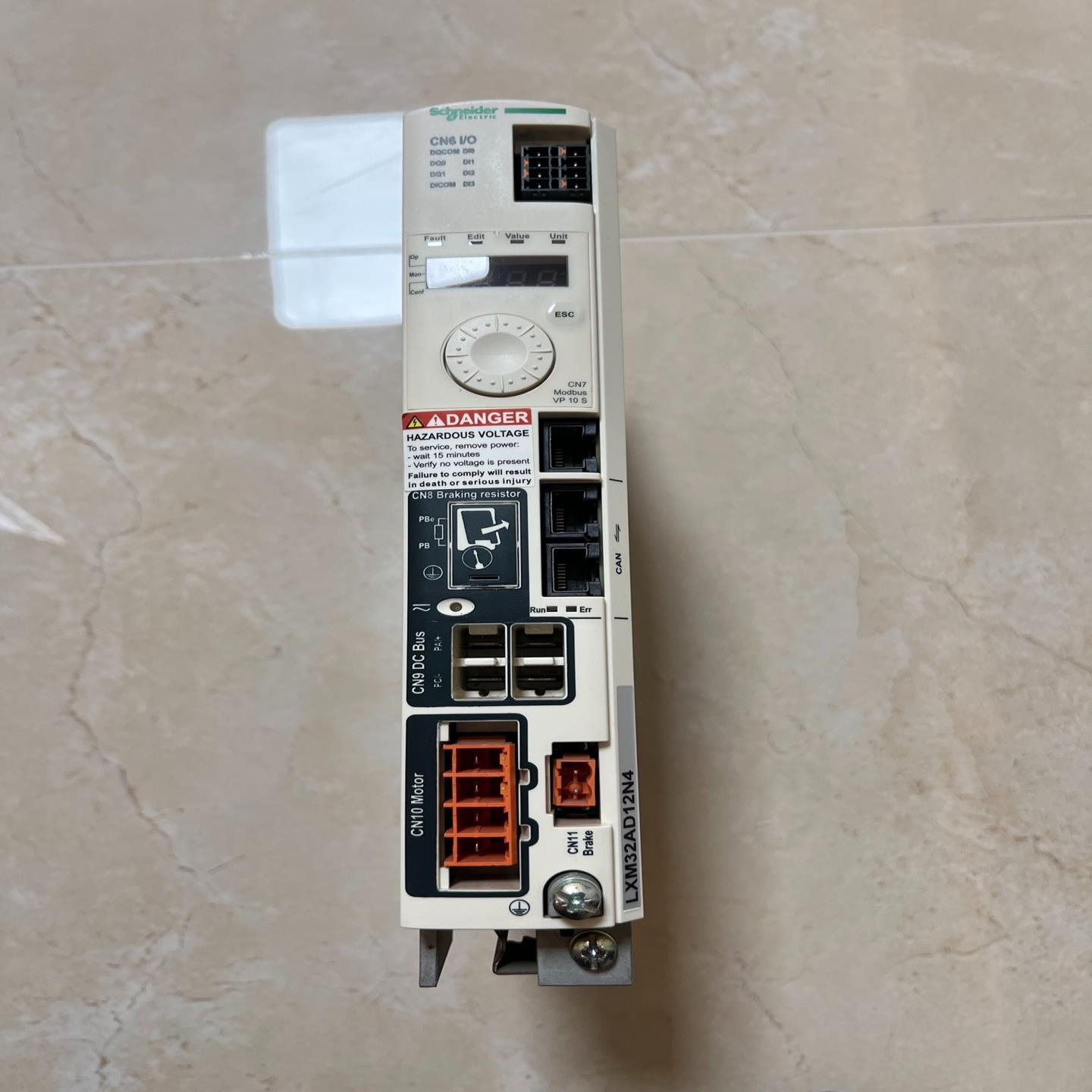 (询价)伺服驱动器LXM32AD12N4，有联系功能。