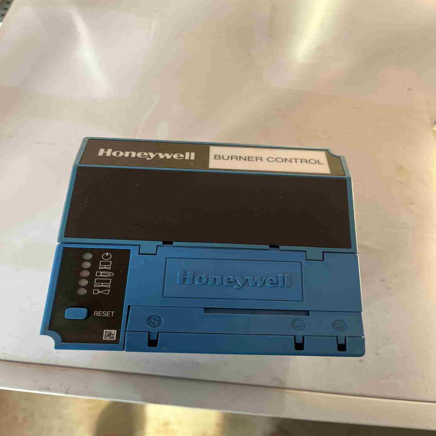 霍尼韦尔燃烧控制器 EC7890B1028成色如图要的联系议价