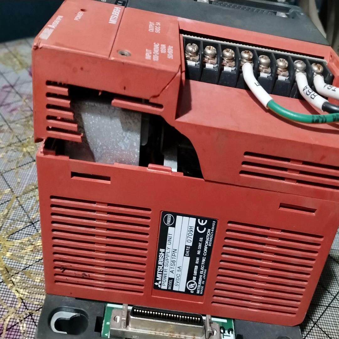【汇生 】拆机三菱老款PLC一套，电源一个CPU一个扩展模块4个，所