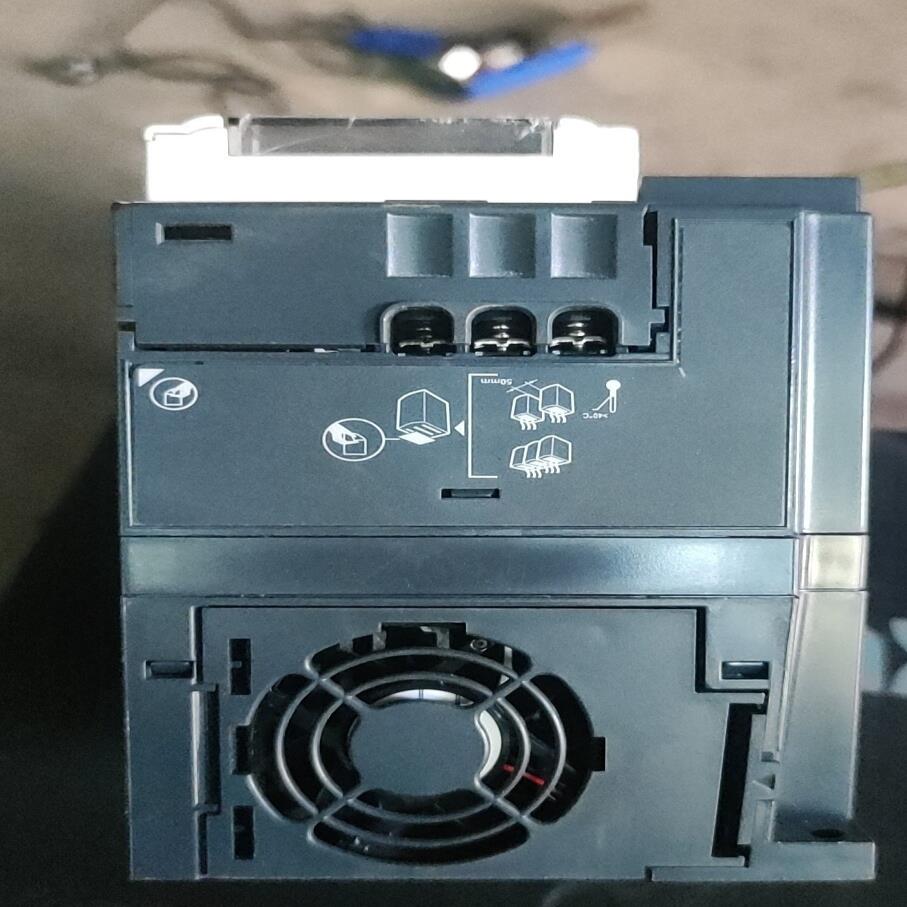 议~贝加莱变频器 2.2KW  8I44S200200.000-