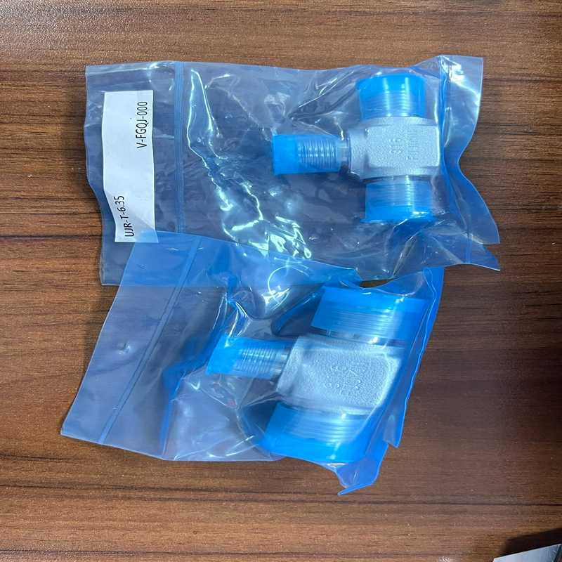 fujikin 1/2*1/4mvcr变径三通（崽载电子）