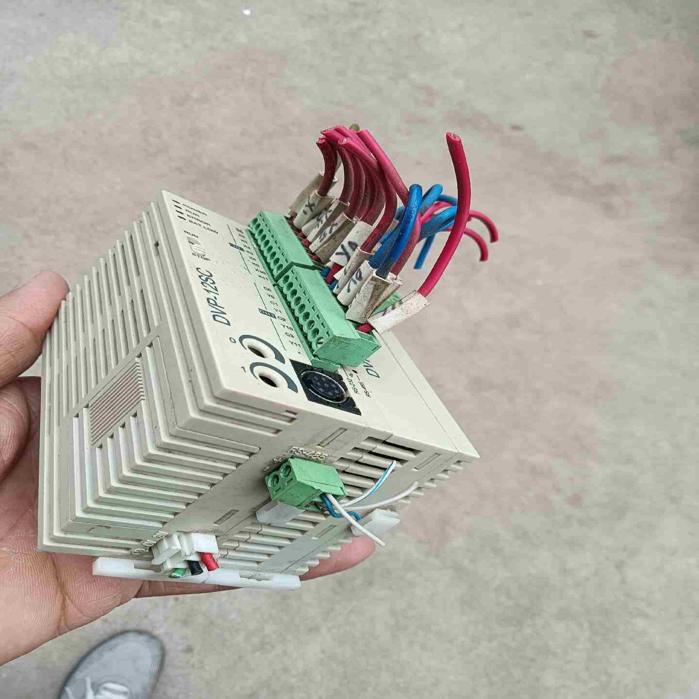 台达DVP12SC11T   DVP08SN11R成色如议价