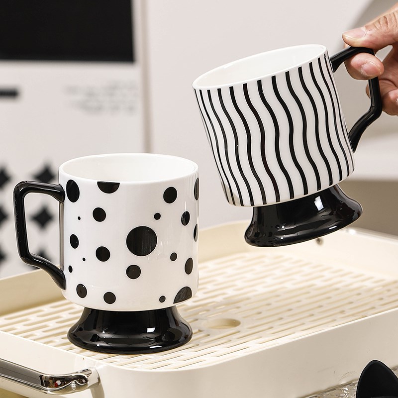 速发高陶值颜瓷杯马克杯带盖勺咖啡杯精致牛奶杯办公室情侣水杯