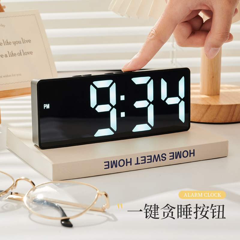 led镜面发光时钟桌面高颜值简约数字时间显示器摆台式电子闹娜幽