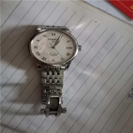 议价天梭对表一对，香港购买的，有发票保修卡，只支持同城面交。