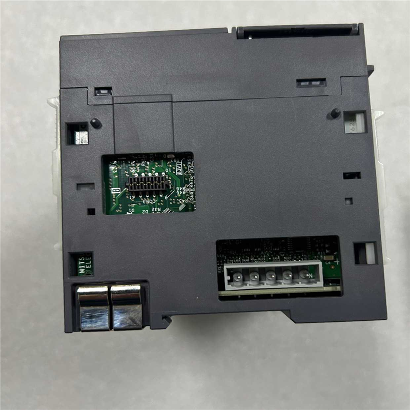 【顺庆】三菱PLC模块:L02CPU-CM，L6EC-CM带结束盖，【议价】