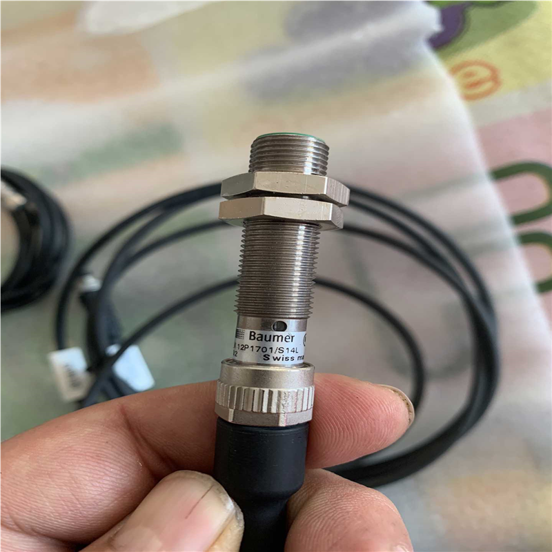 BAUMER瑞士堡盟IFRM 12P1701S14L（基数电子）