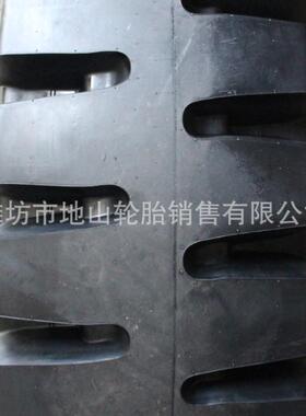 现货供应华鲁23.5R2526.5R2529.5R25装载机钢丝胎加深花纹