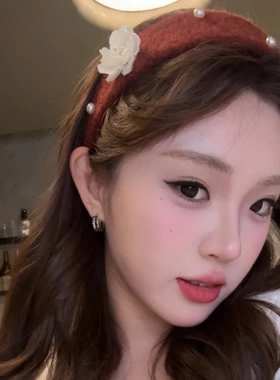 立体小花花～秋冬新年红色花朵毛呢珍珠发箍复古高颅顶温柔感头饰