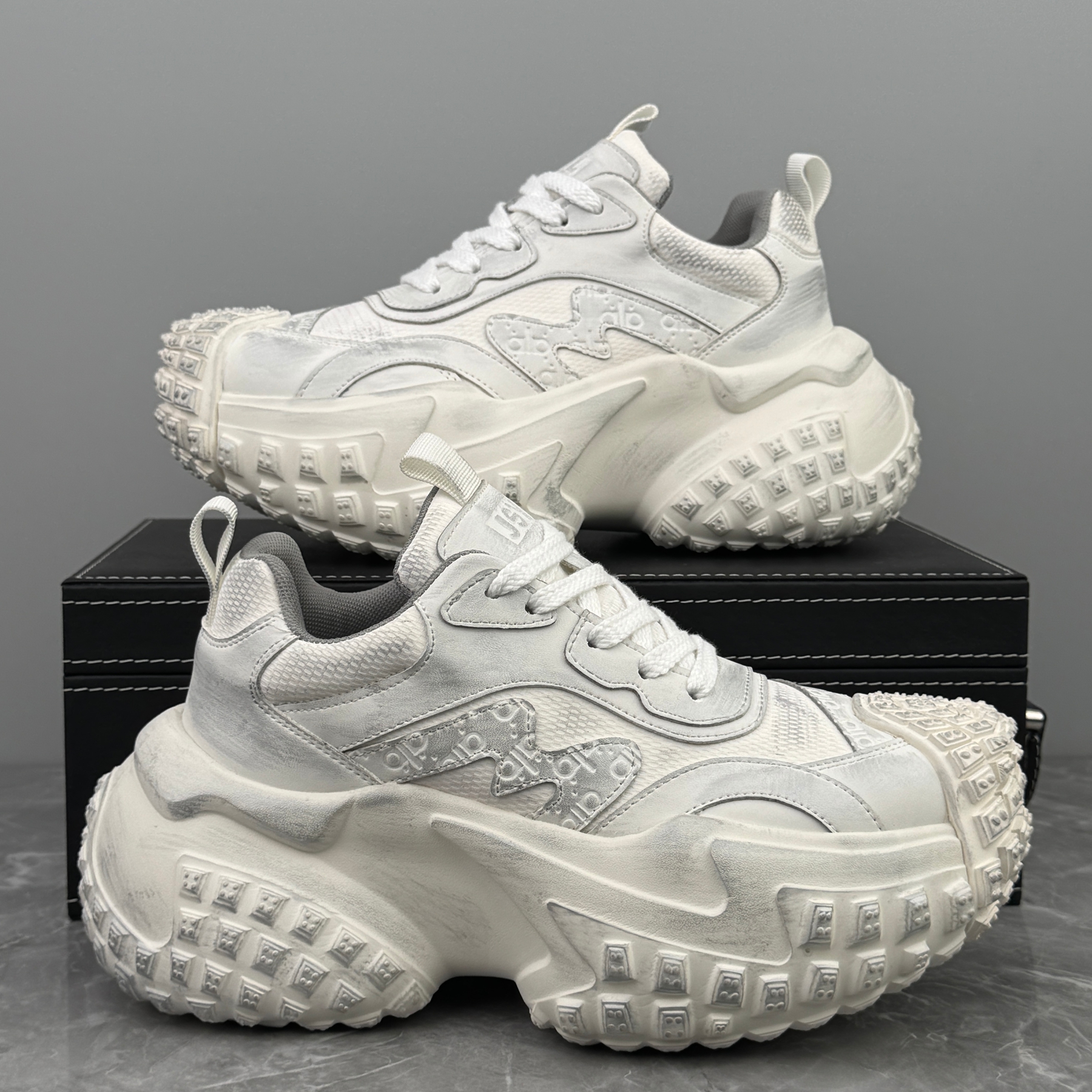 2025冬季超火擦色做旧老爹鞋男款