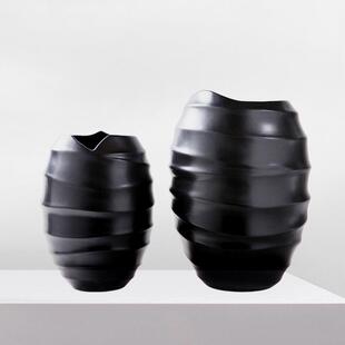 现代简约高温黑白色陶瓷花瓶样板房餐桌台面大厅创意螺旋干花花器