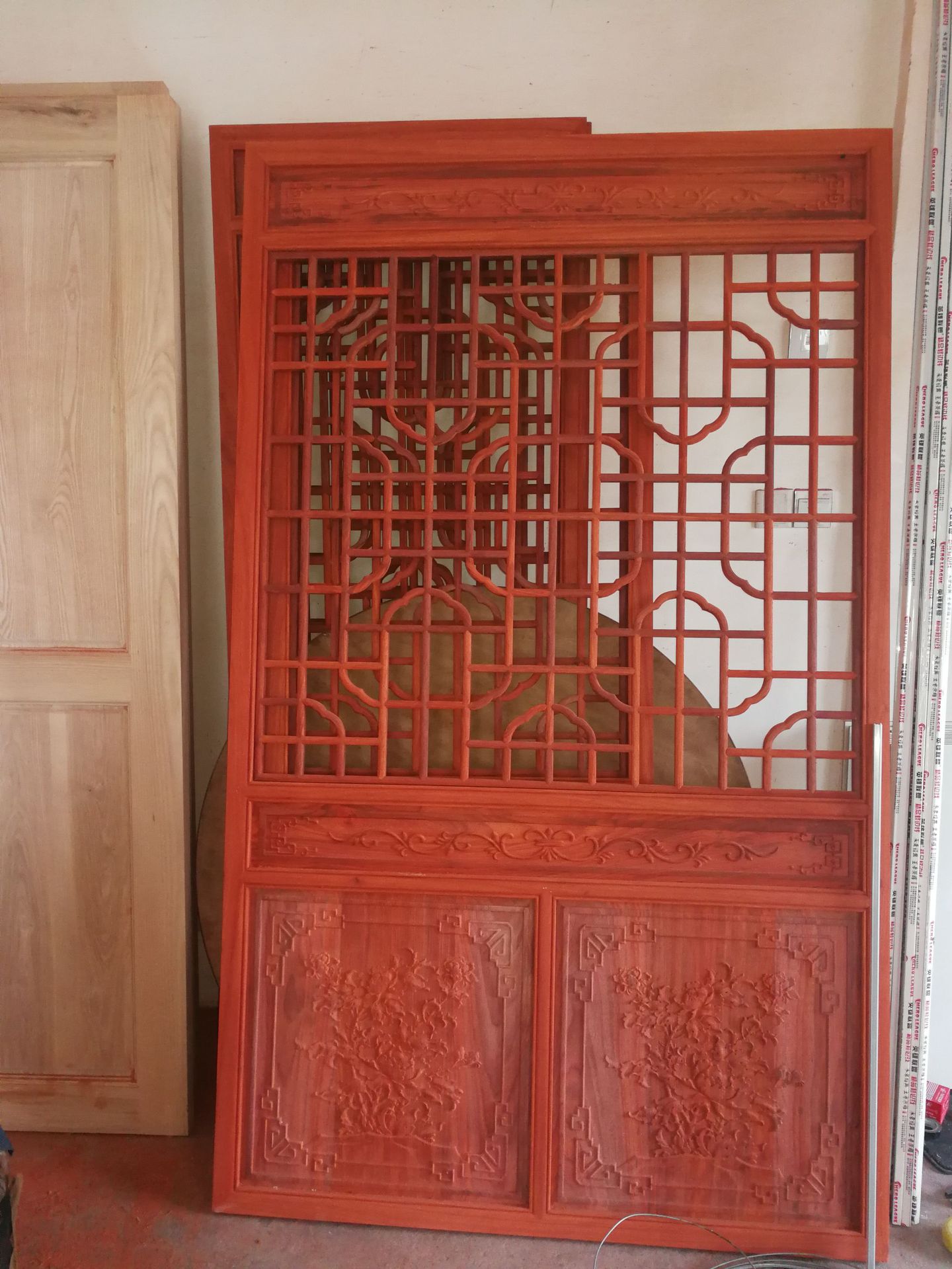 东阳木雕中式仿古镂空屏风