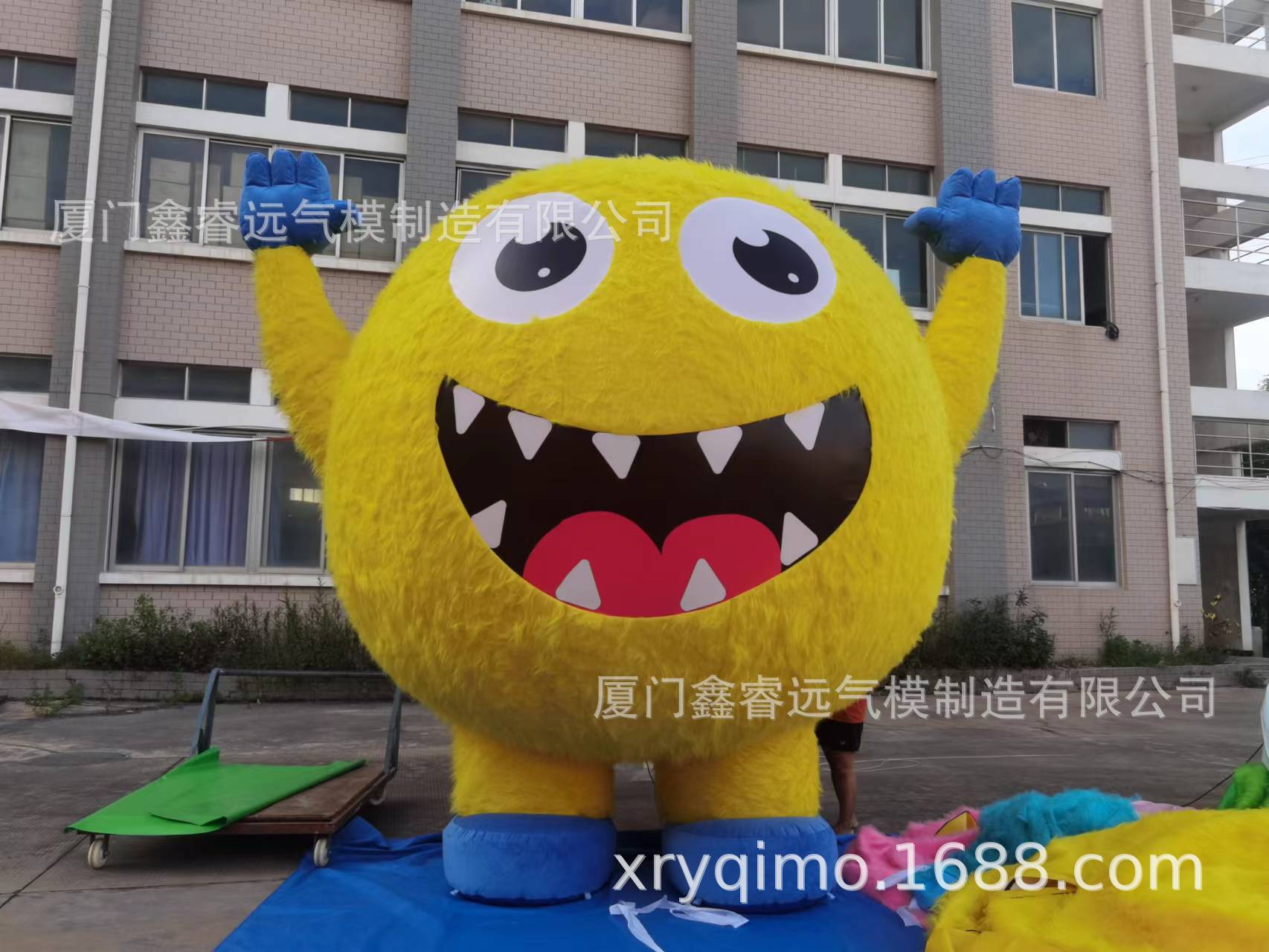 户外美陈充气毛绒卡通气模