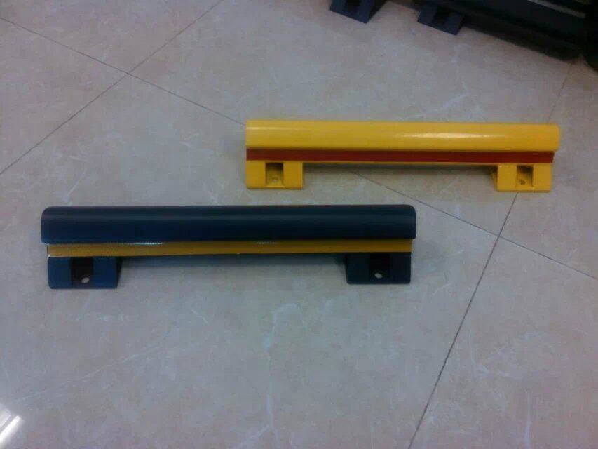 钢管车轮定位器 挡车器 车位定位器 阻车器 止退器 止滑器 挡车杆