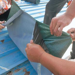 诺彩瓦自粘防水卷材屋面屋顶树YFJ脂料瓦房补漏防雨材自霖粘钢胶