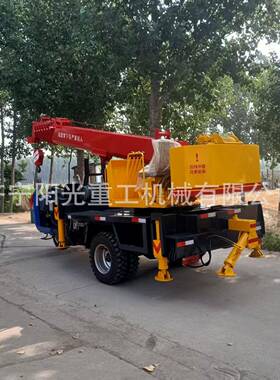 农村盖XDP房5吨6吨三农轮吊程车建筑工小型三马子吊用三轮车吊机