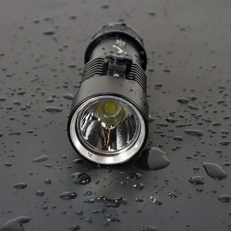 跨境专业潜水灯高亮度便携式手电P70高亮手电磁控开关潜水手电筒