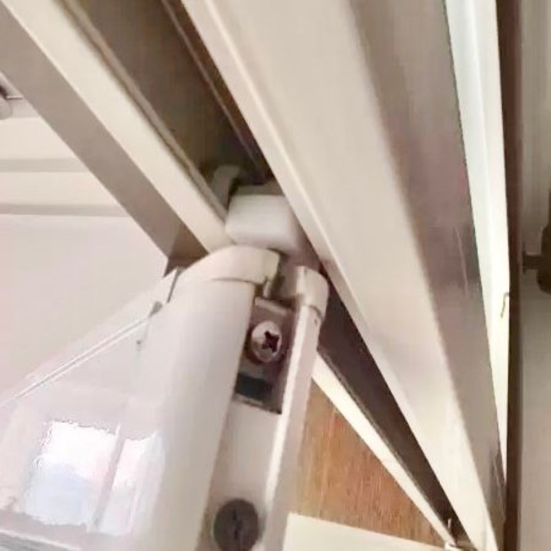 老款五金配件塑料推拉门折u叠门滑轮子铝合金隔断卫生间上吊轮轨