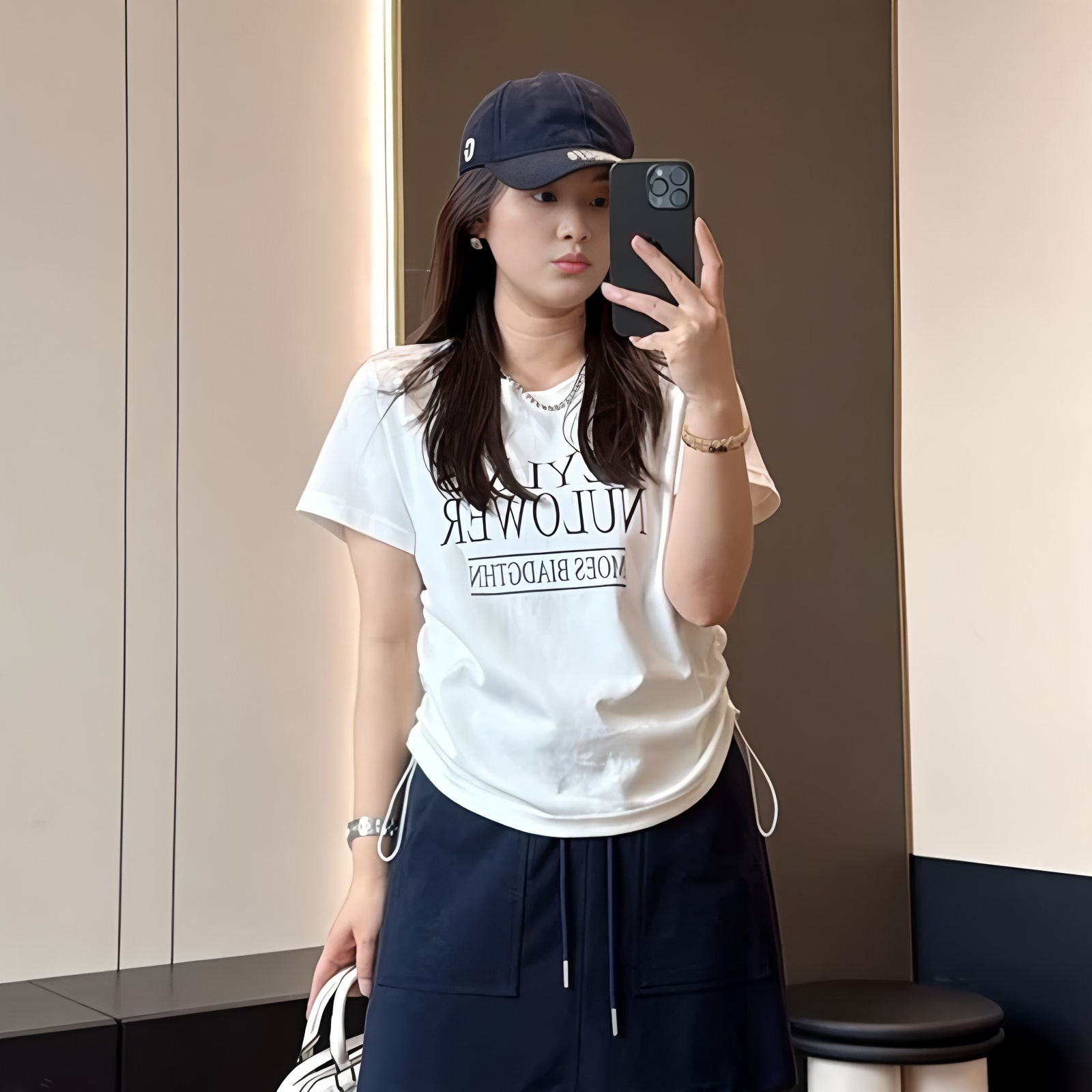 大码女装设计感抽绳掐腰巨显瘦上衣新款胖mm遮肚圆领正肩短袖t恤