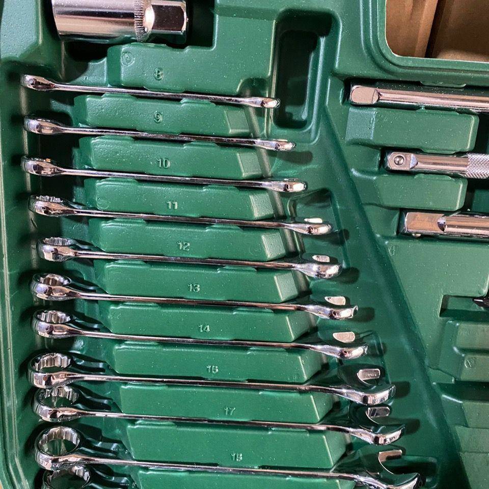 121件套套72齿847汽修具合套装汽车维修组工套筒扳手组工具维修工