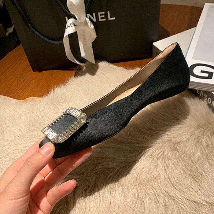 香港浅口方头平底单鞋女2025新款春秋通勤黑色水钻rv方扣婚鞋气质