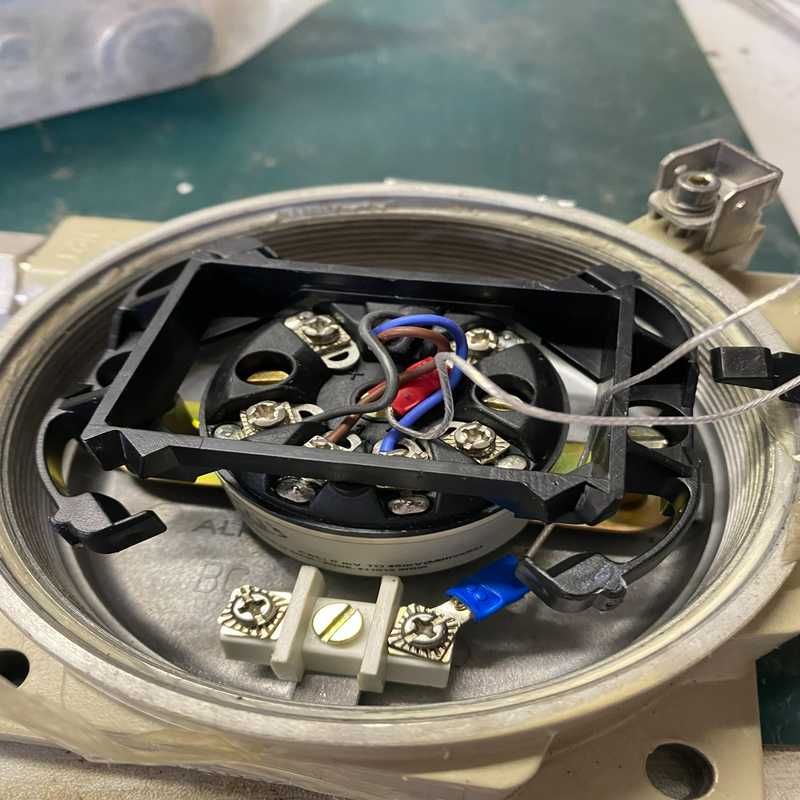 议~温度表送模块实物拍照，带显示，实物拍照全，没有热