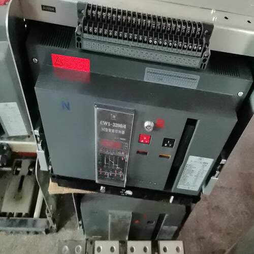 常熟开关厂CW1-3200/4，2018年.万能式断路器~议价