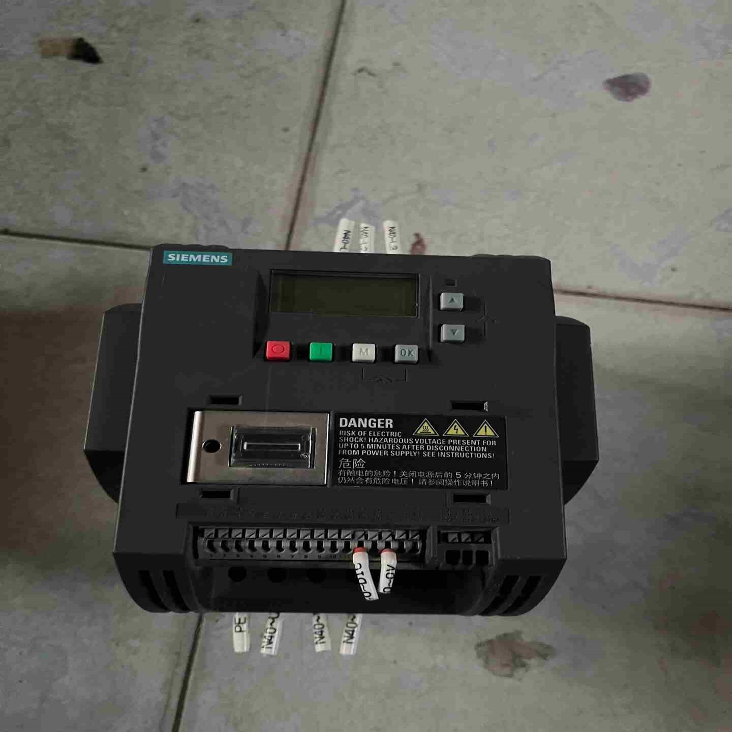 变频器6SL3210-5BE23-0UV0成色如图要的议价