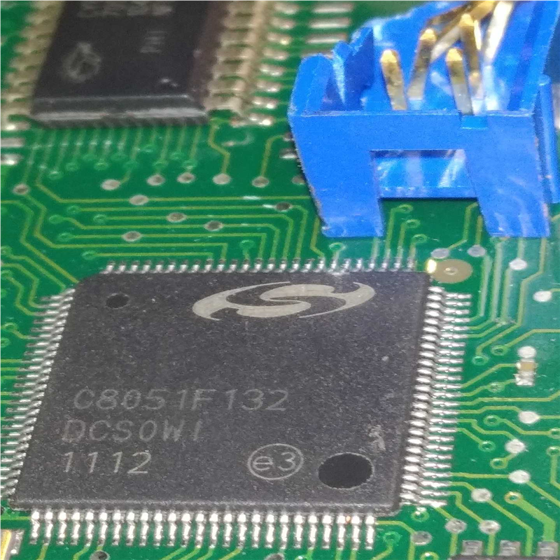 议~c8051f132 cy62256