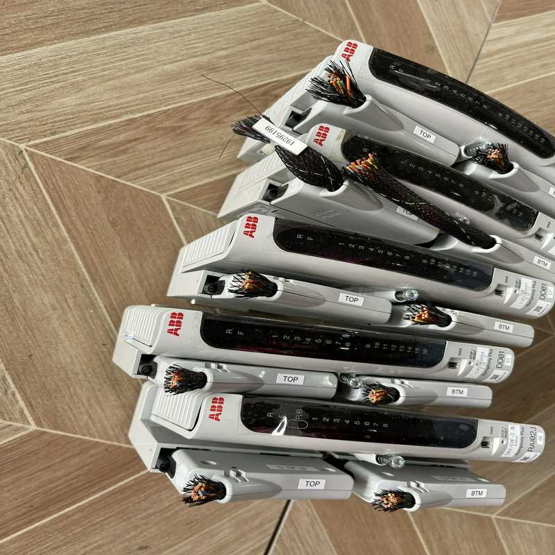 议价ABBDCS卡件RAO02 HBR01-EPD 2VAA适用