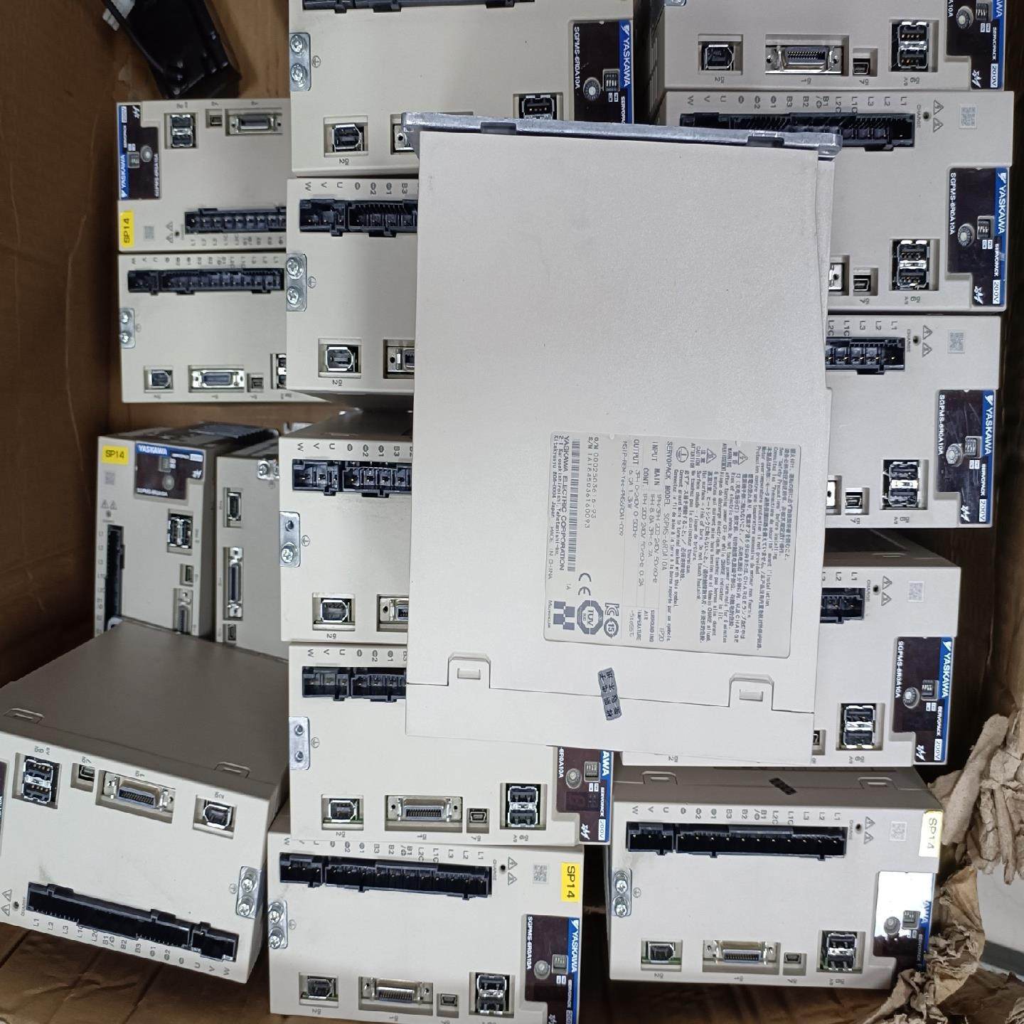 安川 SGPMS-6R0A10A 1.3KW伺服驱动器 功能(崽崽配件）