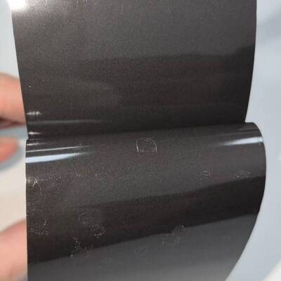 tesa? 75410 一种黑色双面丙烯酸泡棉胶带，具有出色的抗震和抗