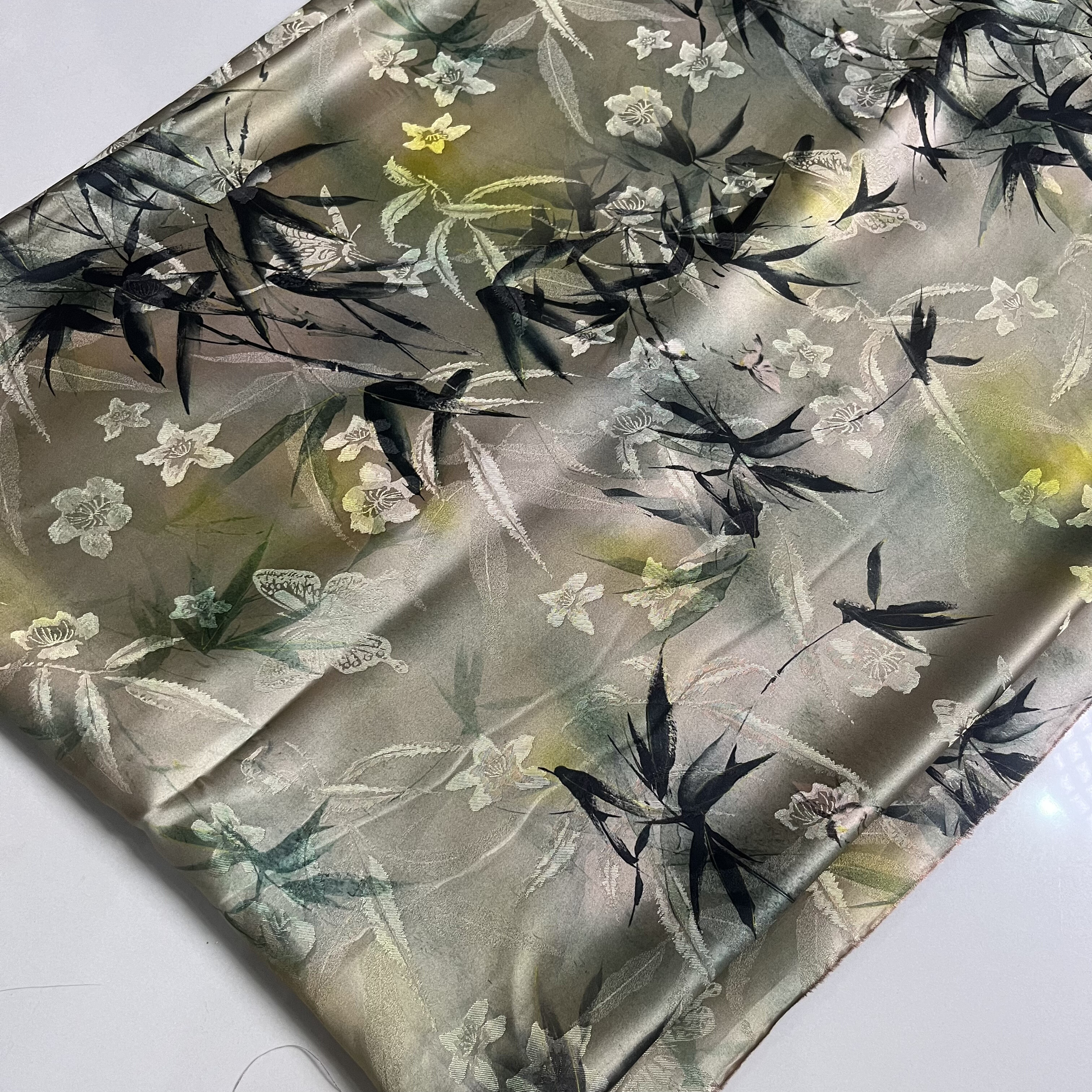 纯天然植物薯莨真丝缎提花透孔花萝香云纱面料国风旗袍汉服布料