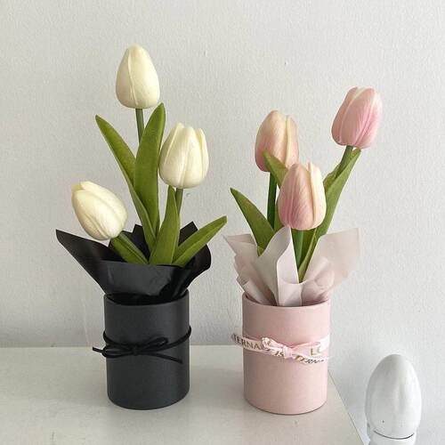 Couple desktop simulation ins companion gift package bouquet