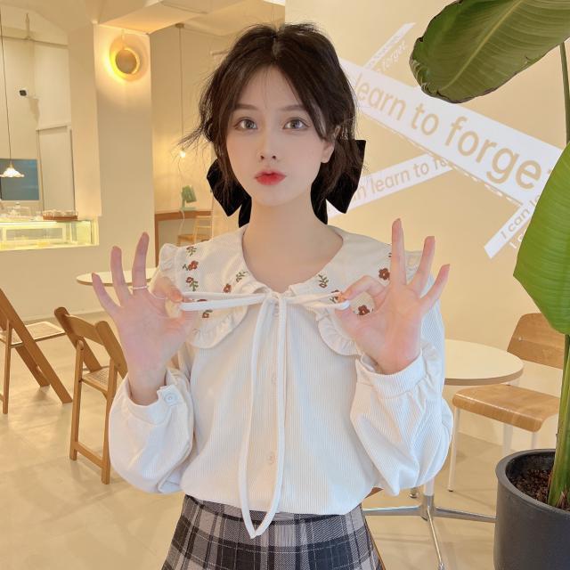 法式甜美刺绣娃娃领灯芯