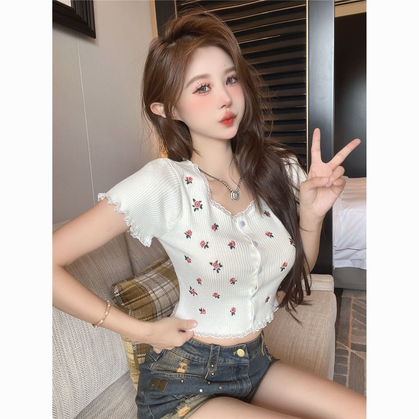 法式甜美刺绣花朵T恤女夏