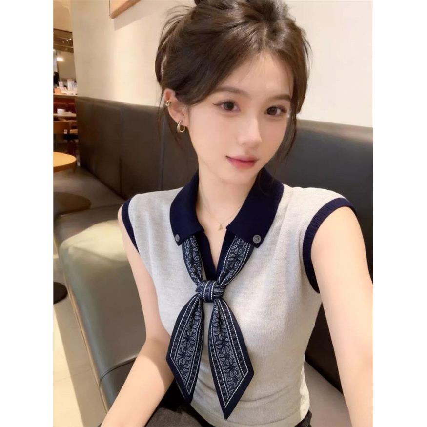 时尚撞色配丝巾设计感小