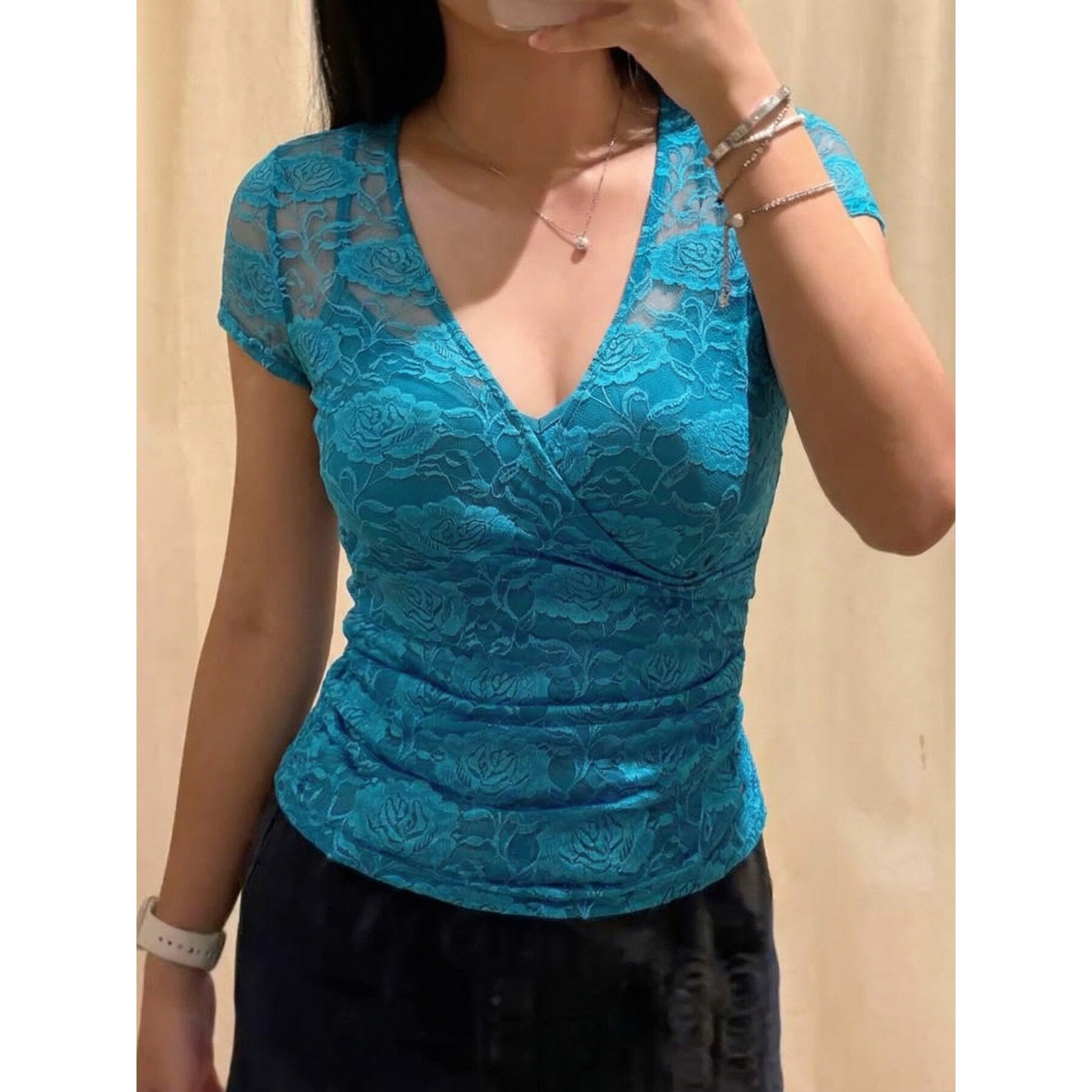 跨境欧美v领蕾丝拼接短袖上衣新款Y2K镂空修身显瘦纯色短袖T恤